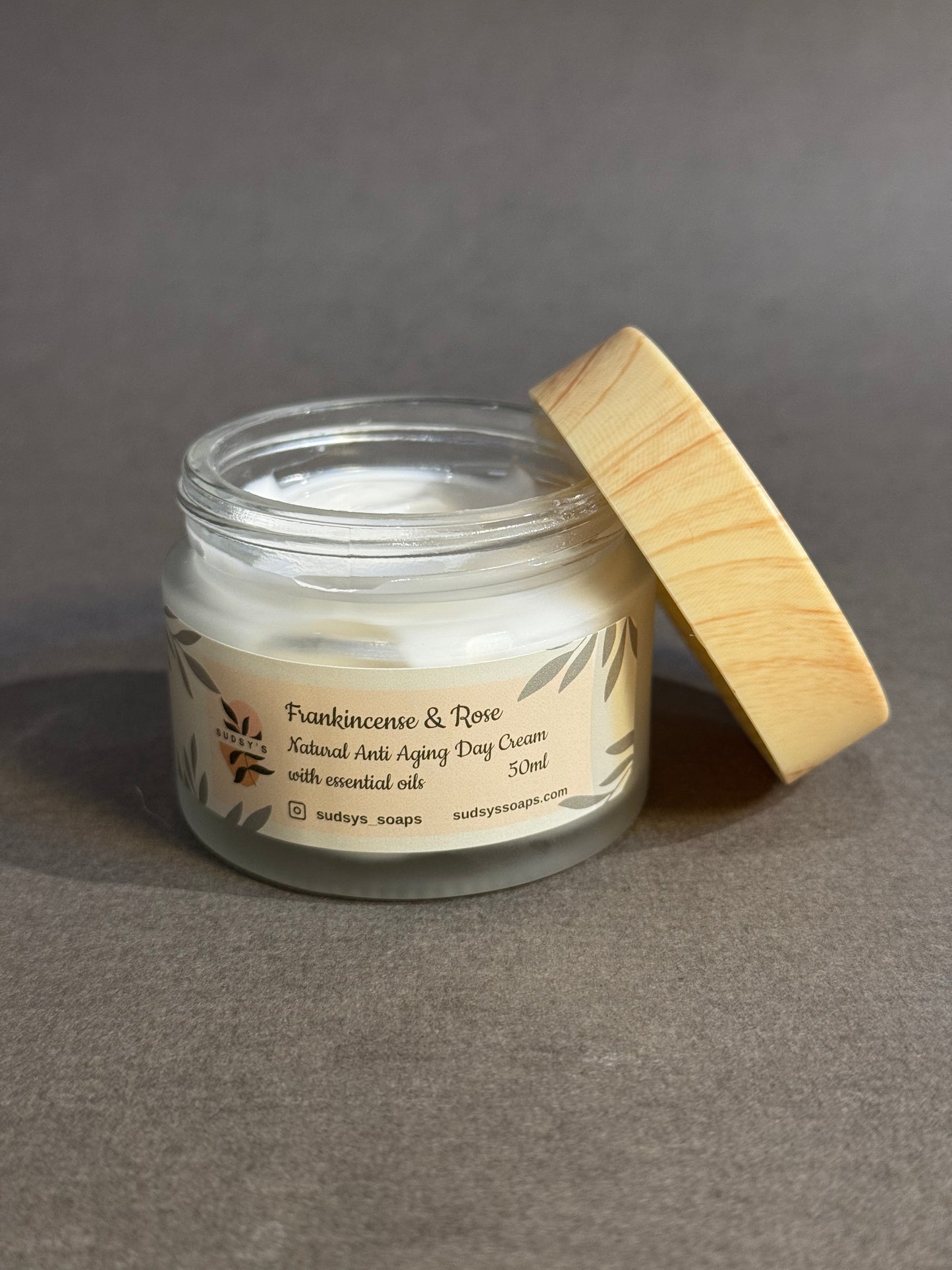 Moisturising Anti-aging Day Cream with Frankincense & Rose Essential Oils